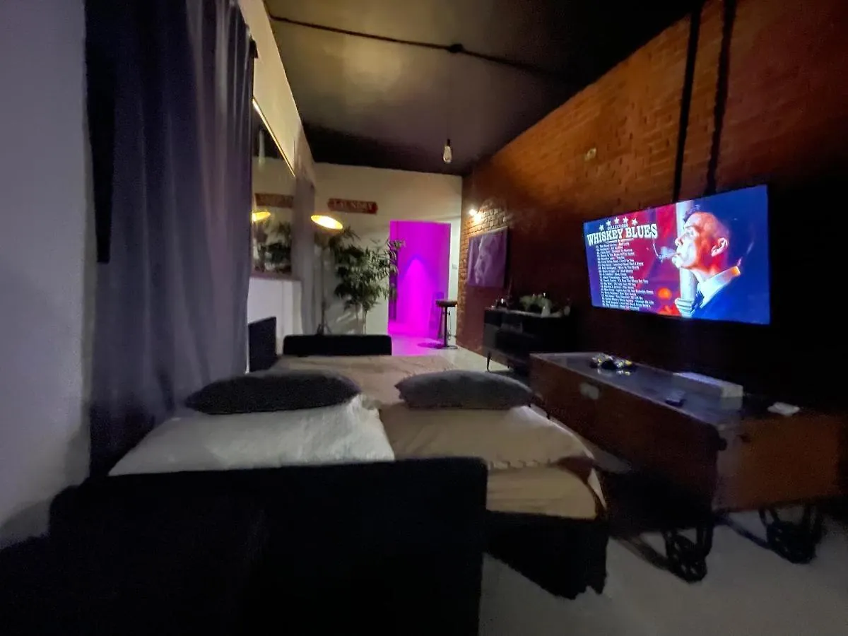 Industrial Cozy Retreat Gzira Apartment Malta