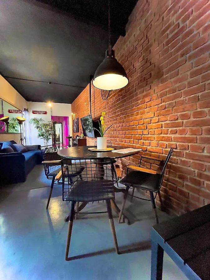 Industrial Cozy Retreat Gzira Apartment