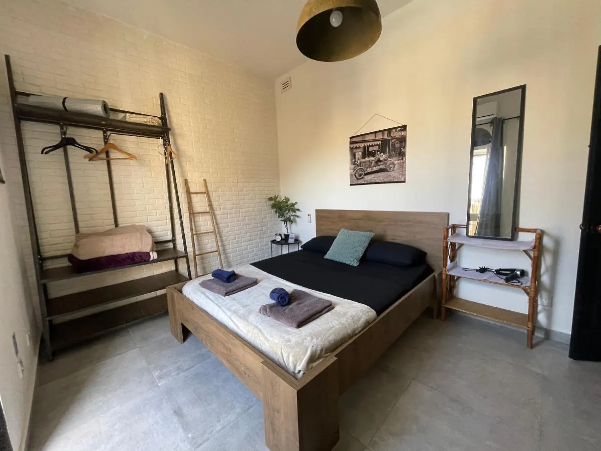 Industrial Cozy Retreat Gzira Apartment