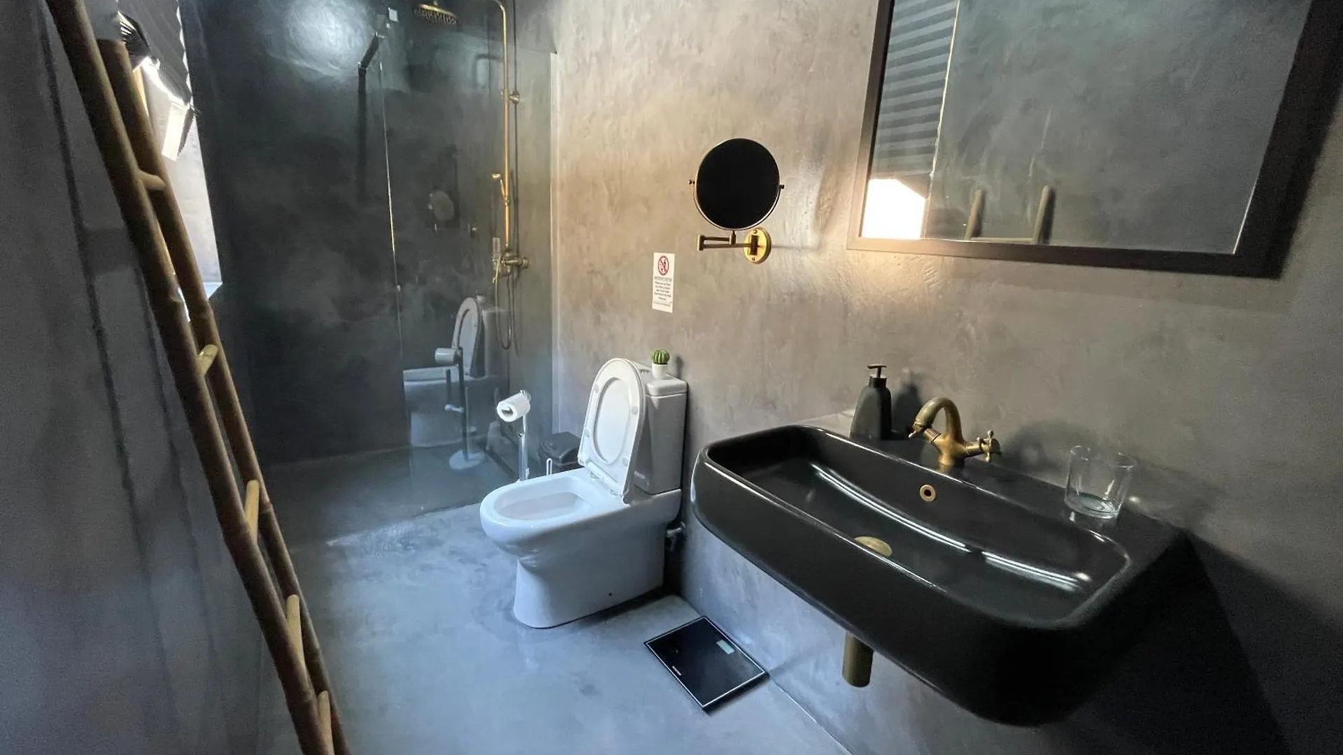 Industrial Cozy Retreat Gzira Apartment Malta