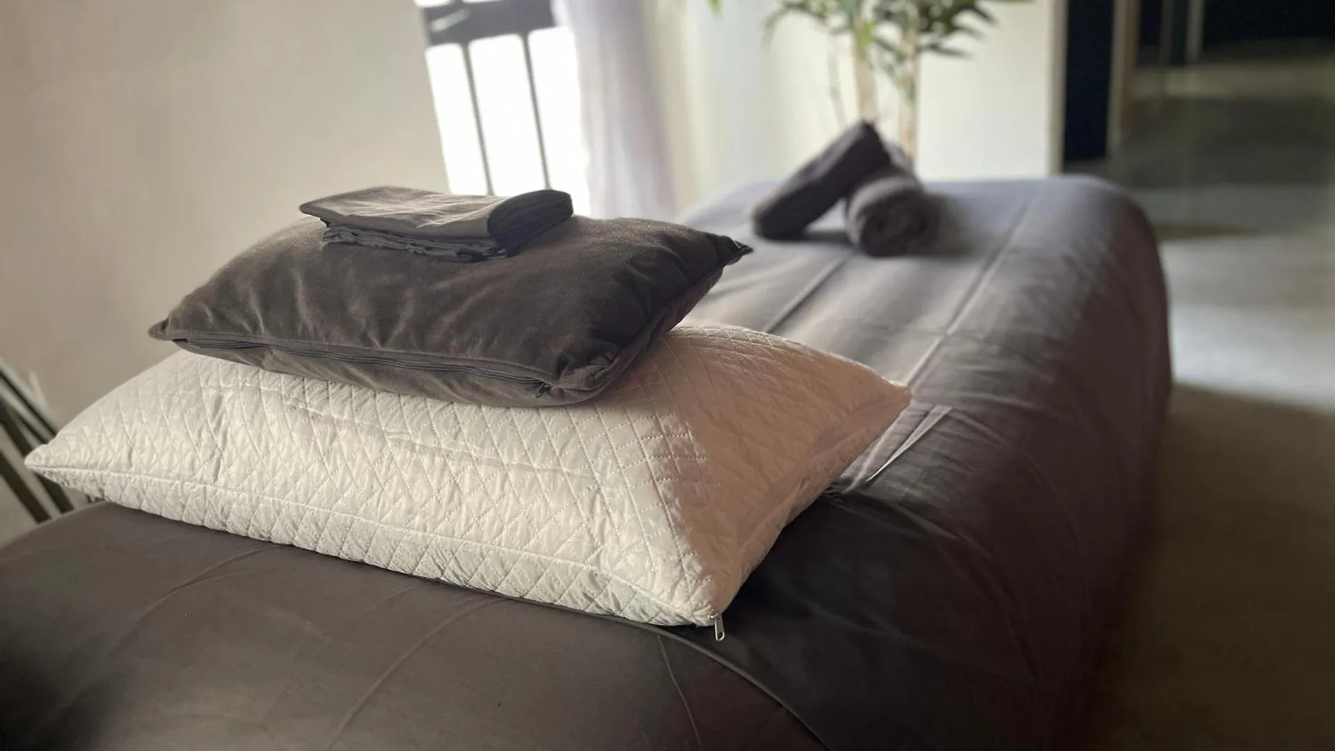 Industrial Cozy Retreat Gzira Apartment 0*,  Malta