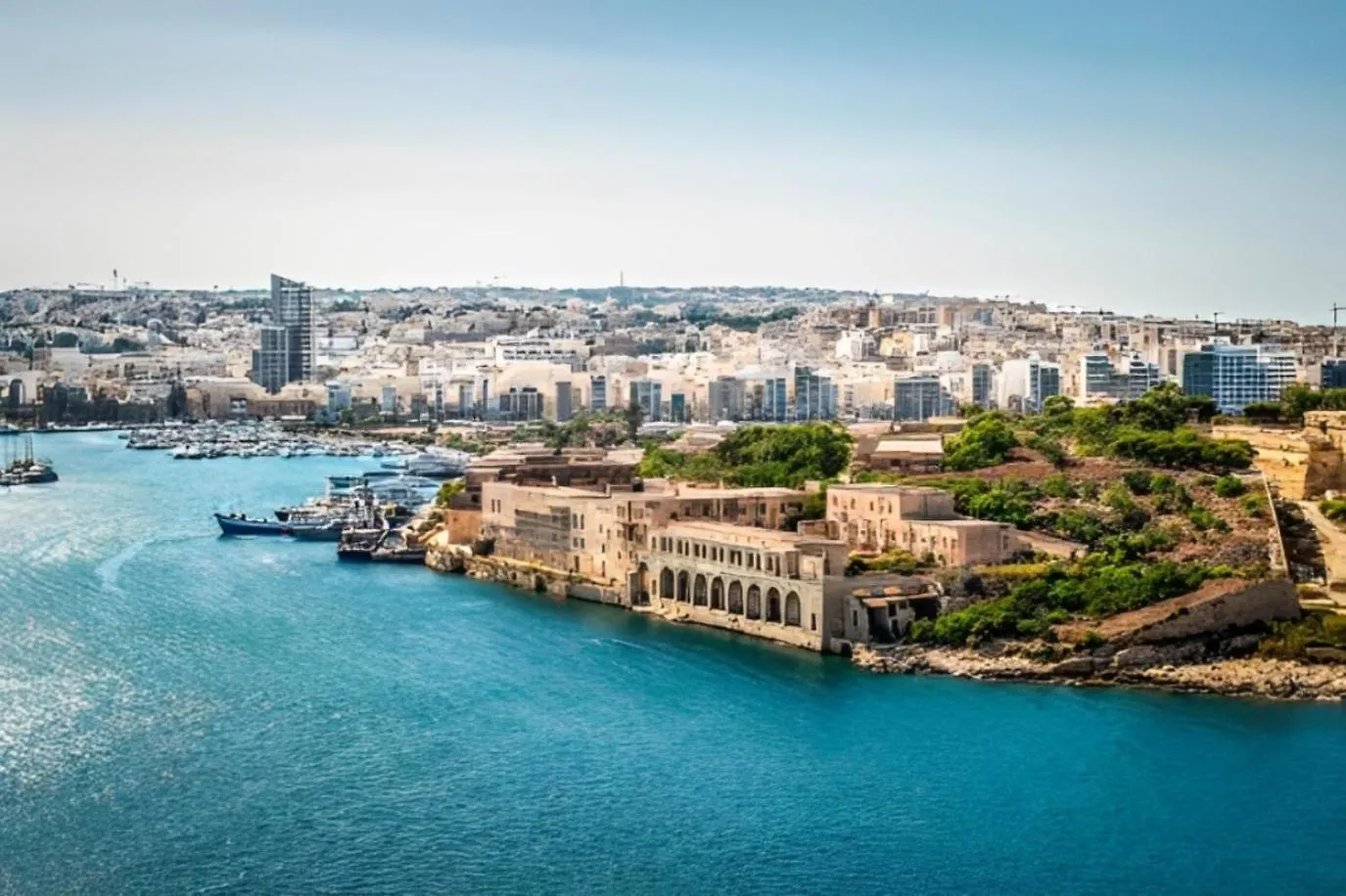 Industrial Cozy Retreat Gzira Apartment